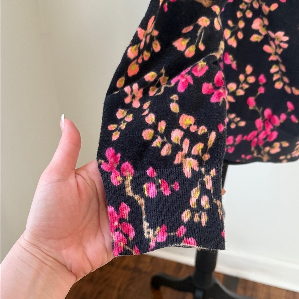 Lands' End Women's Black Cardigan with Pink and Orange Floral - Picture 4 of 9